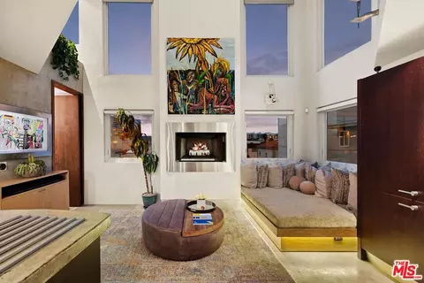 24 Eastwind St #2, Marina Del Rey, CA 90292