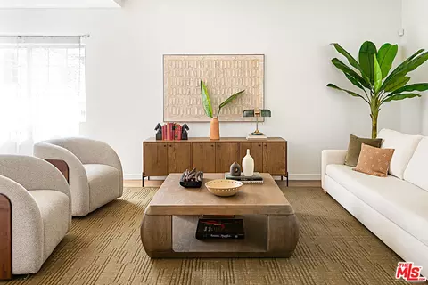 4915 Coldwater Canyon Ave #4, Sherman Oaks, CA 91423