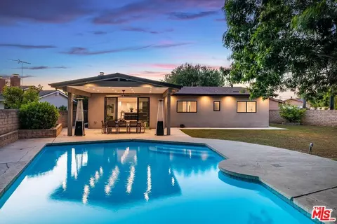 17150 Vintage St, Northridge, CA 91325