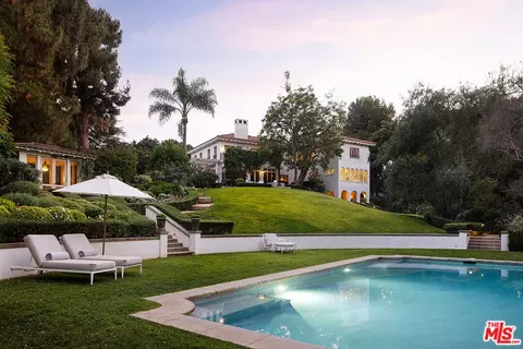 2000 De Mille Dr, Los Angeles, CA 90027