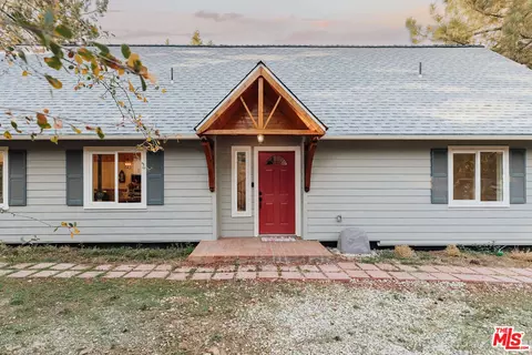 630 Victoria Ln, Sugarloaf, CA 92386