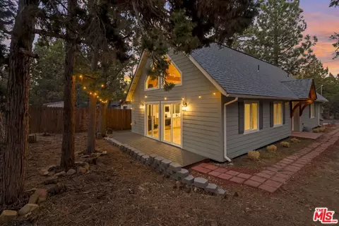 630 Victoria Ln, Sugarloaf, CA 92386