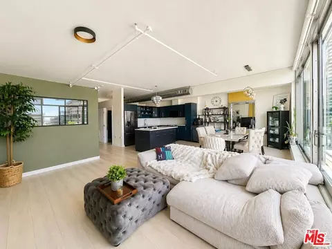 1100 S Hope St #712, Los Angeles, CA 90015