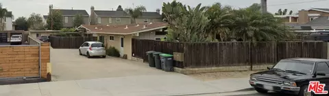 317 University Dr, Costa Mesa, CA 92627