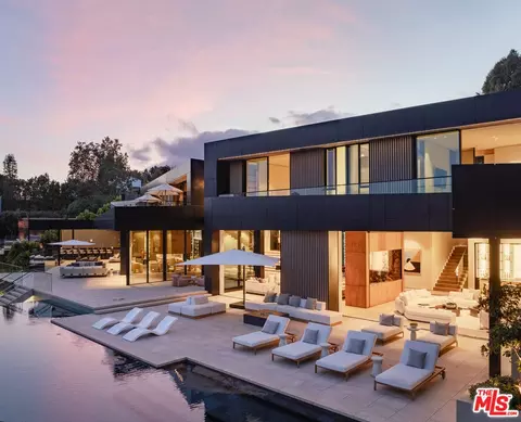 10710 Chalon Rd, Los Angeles, CA 90077