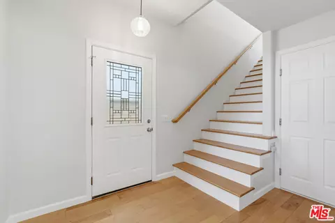 Entry Way - 261 Highland, Oxnard, CA 93035 photo 1 of 2