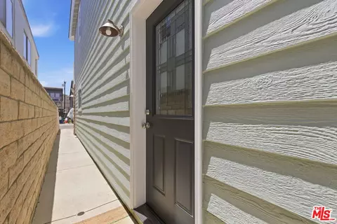 Entry Way - 261 Highland, Oxnard, CA 93035 photo 2 of 2