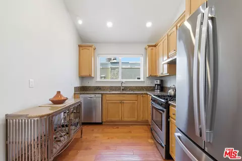 Kitchen - 261 Highland, Oxnard, CA 93035 photo 2 of 3