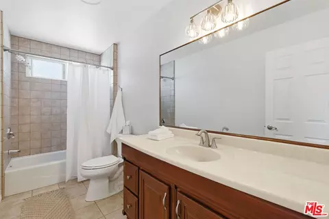 Bath - 261 Highland, Oxnard, CA 93035 photo 1 of 2