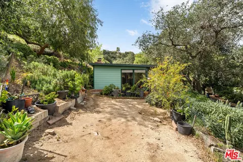 9738 Commerce Ave, Tujunga, CA 91042 photo 11