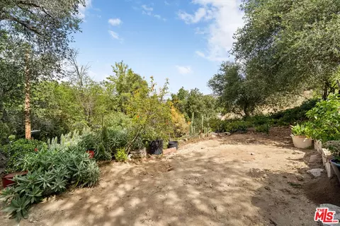 9738 Commerce Ave, Tujunga, CA 91042 photo 13