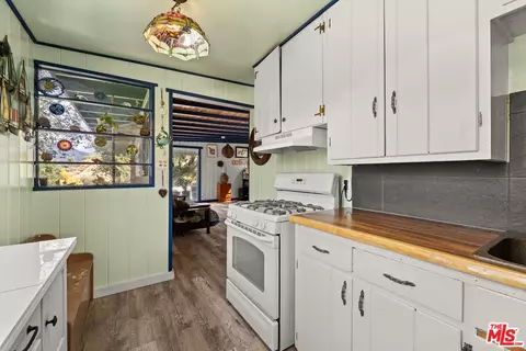 9738 Commerce Ave, Tujunga, CA 91042 photo 5