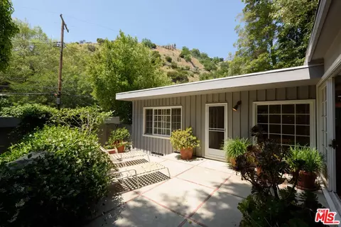 1833 Courtney Ave, Los Angeles, CA 90046