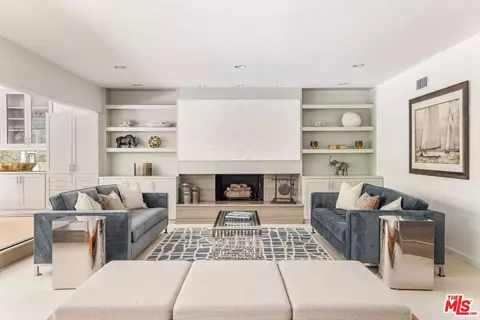 3450 Castlewoods Pl, Sherman Oaks, CA 91403