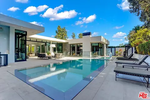 1049 Loma Vista Dr, Beverly Hills, CA 90210