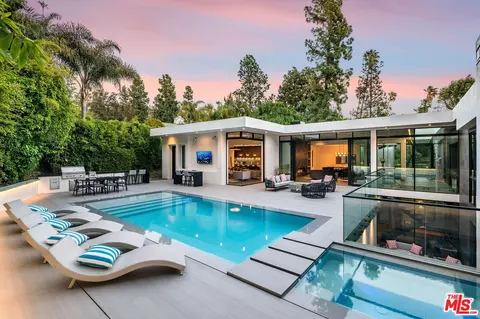 1049 Loma Vista Dr, Beverly Hills, CA 90210