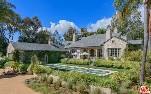 6625 Zumirez Dr, Malibu, CA 90265