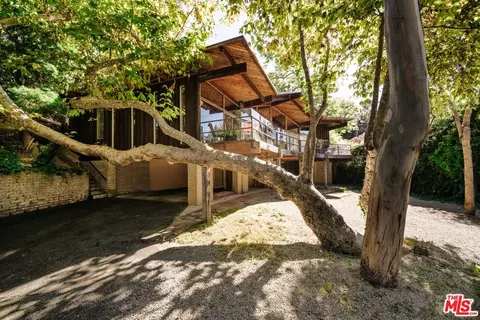 630 Hightree Rd, Santa Monica, CA 90402