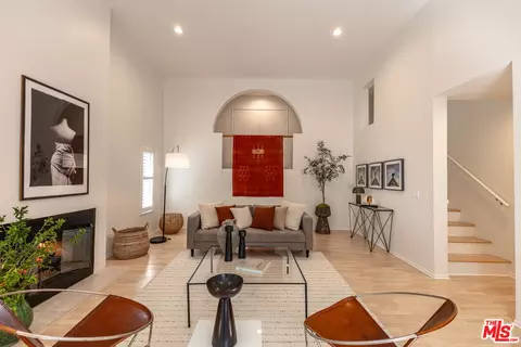 2348 Ewing St, Los Angeles, CA 90039