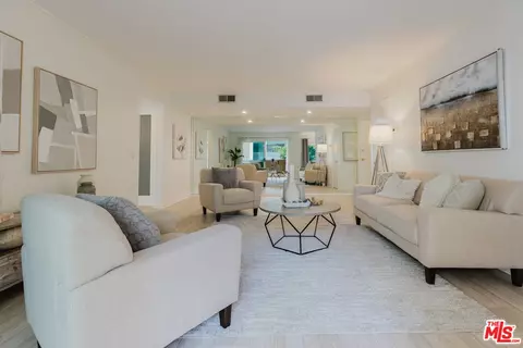 1010 Palm Ave #208, West Hollywood, CA 90069