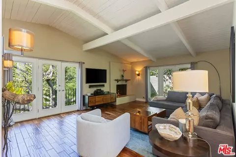 11922 Sunshine Ter, Studio City, CA 91604