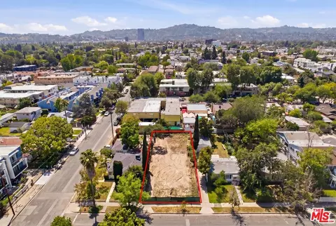 10808 Hartsook St, North Hollywood, CA 91601