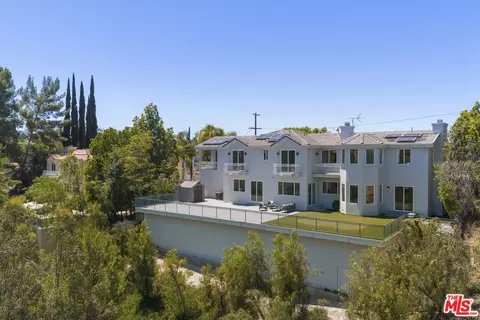 4726 San Sebastian Dr, Woodland Hills, CA 91364