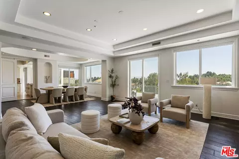 4726 San Sebastian Dr, Woodland Hills, CA 91364