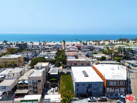 1816 Pacific Ave, Venice, CA 90291 photo 3