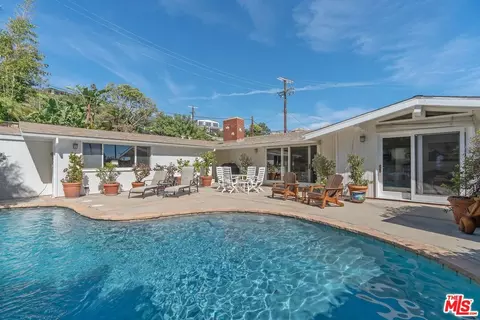 913 Chattanooga Ave, Pacific Palisades, CA 90272