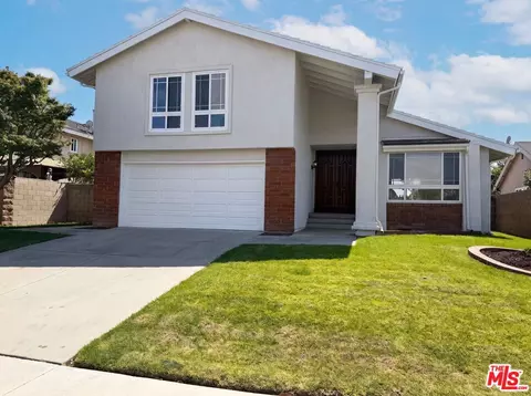 2334 W Chandler Ave, Santa Ana, CA 92704