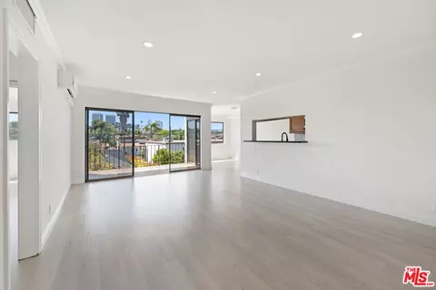 423 S Rexford Dr #303, Beverly Hills, CA 90212
