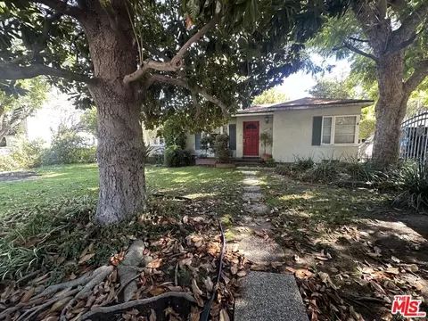 3896 Carpenter Ave, Studio City, CA 91604