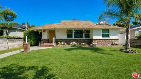 3807 W Clark Ave, Burbank, CA 91505