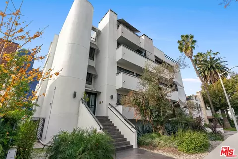 625 Huntley Dr #4, West Hollywood, CA 90069