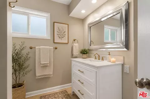 9811 N Cabanas Ave, Tujunga, CA 91042 photo 13
