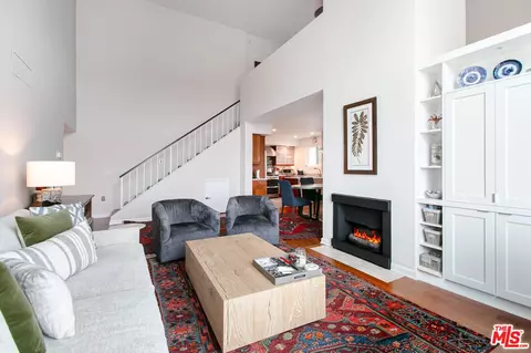 2332 Fox Hills Dr #305, Los Angeles, CA 90064