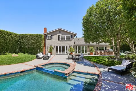 17228 Benner Pl, Encino, CA 91316
