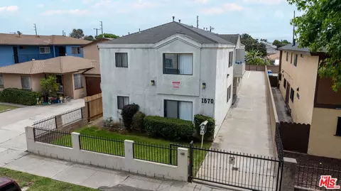 1570 W 207th St #4, Torrance, CA 90501