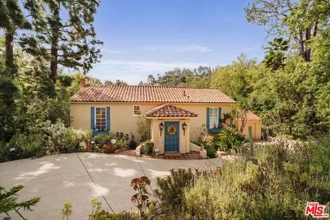 1100 Pine Oak Ln, Pasadena, CA 91105