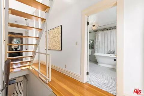 Entry Way - 2139 Elshttpswwwthemlscomslimmlistingformsinore St, Los Angeles, CA 90026 photo 1 of 2