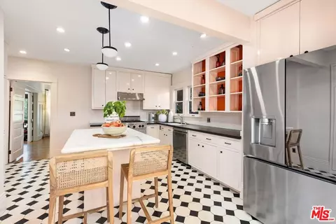 Kitchen - 2139 Elshttpswwwthemlscomslimmlistingformsinore St, Los Angeles, CA 90026 photo 3 of 3