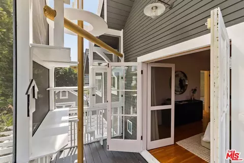 Exterior - 2139 Elshttpswwwthemlscomslimmlistingformsinore St, Los Angeles, CA 90026 photo 3 of 9