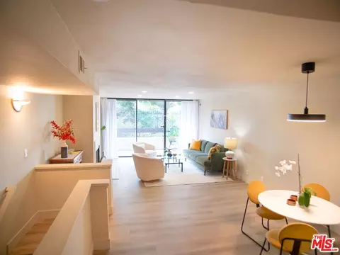 1900 Vine St #214, Los Angeles, CA 90068