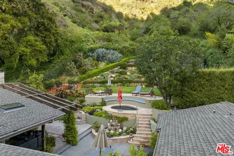 2618 Mandeville Canyon Rd, Los Angeles, CA 90049