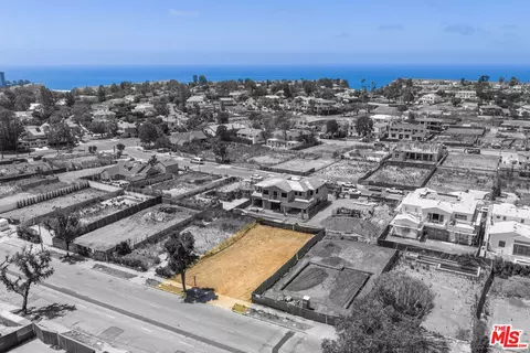 14826 W Sunset Blvd, Pacific Palisades, CA 90272