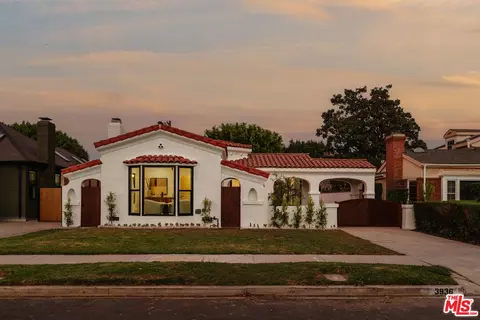 3936 Olmsted Ave, Los Angeles, CA 90008