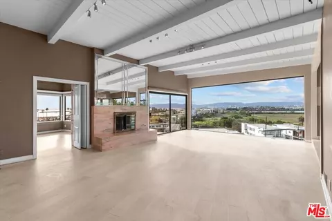 243 Montreal St, Playa Del Rey, CA 90293