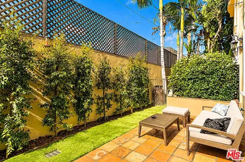 1050 N Edinburgh Ave #103, West Hollywood, CA 90046