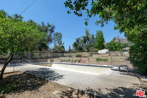 1212 E Palm St, Altadena, CA 91001 photo 8